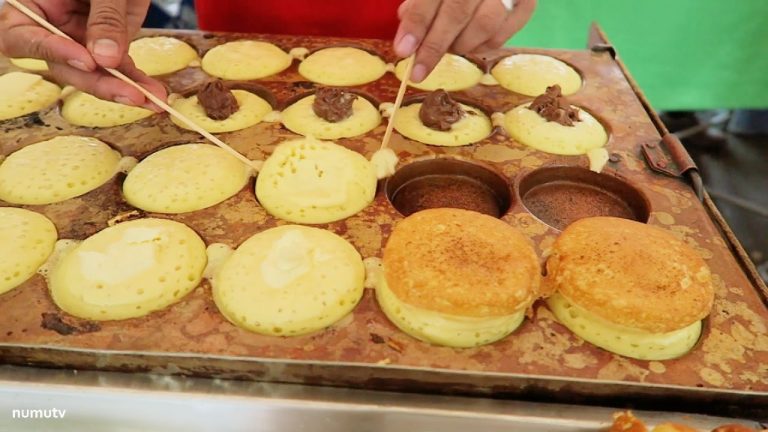 Street Food in Salcedo Market | Best Place to Eat Street Food in Makati Philippines