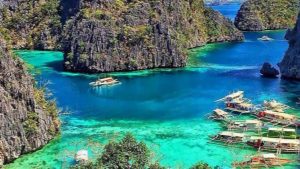 Kayaking Lake Coron Tour Package